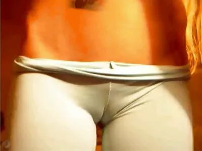 ਵੱਡੇ ਕੁਦਰਤੀ tits handjob ਕੁੱਕੜ ਦੇ ਨਾਲ ਕੁੜੀ