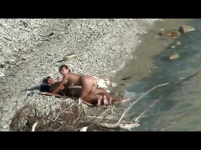 ਬੈੱਡ 'ਤੇ ਡੌਗੀ ਸਟਾਈਲ ਚੜਦਾ ਹੈ