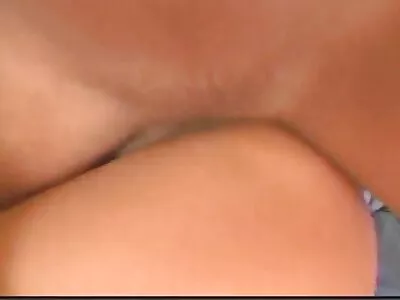 ਸ਼ੁਕੀਨ ਇਕੱਲੀ ਕੁੜੀ ਨੂੰ ਬੰਦ ਕਰੋ