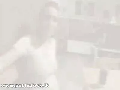 ਤੰਗ ਨੌਜਵਾਨ ਮਿਸ਼ਨ ਵਿੱਚ ਹਾਰਡ fucked