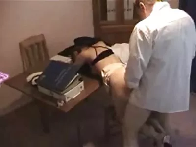 ਵੱਡੇ ਚੂਚੇ ਨਾਲ ਪਤਨੀ ਤੱਕ blowjob